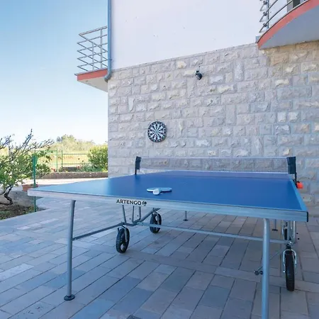 Five-bedroom Holiday In Posedarje-podgradina Islam Grcki