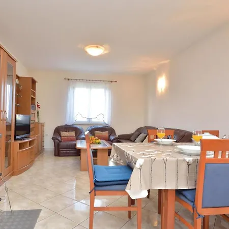 Five-bedroom Holiday In Posedarje-podgradina Feriehus *